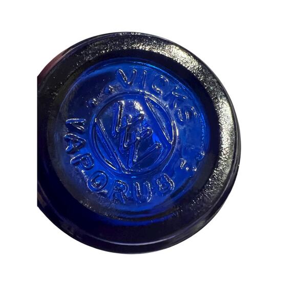 Vintage Blue Glass Vick’s Vaporub Jar Medicine Bottle - Picture 2 of 5